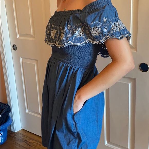 Off the Shoulder Dress - Picture 2 of 5